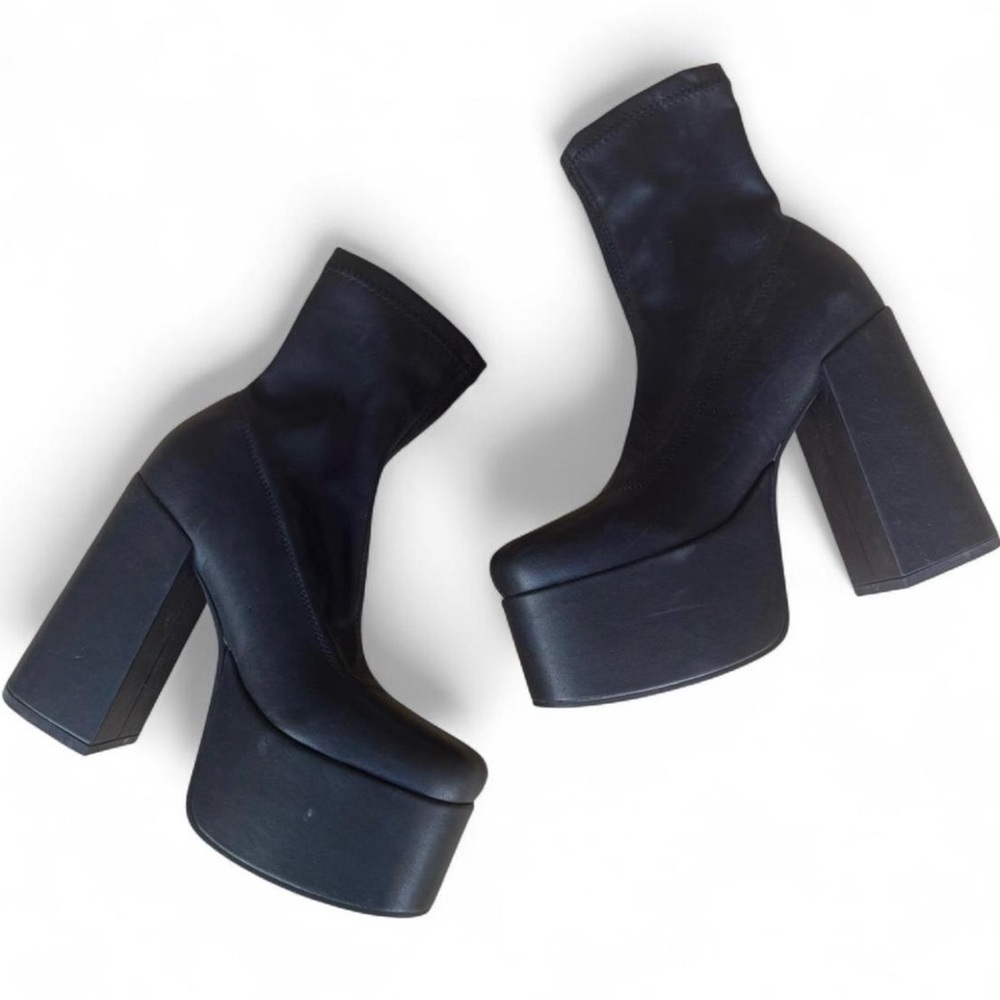 Steve Madden Mega Platform Heeled Boots